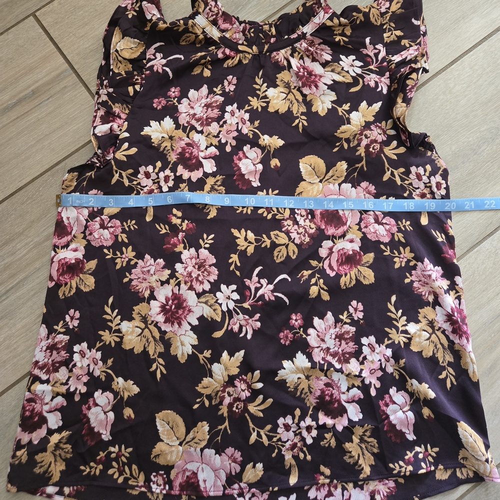 3 Items For $15! Express Floral Patterned Top in Pink and Gold - Picture 3 of 4